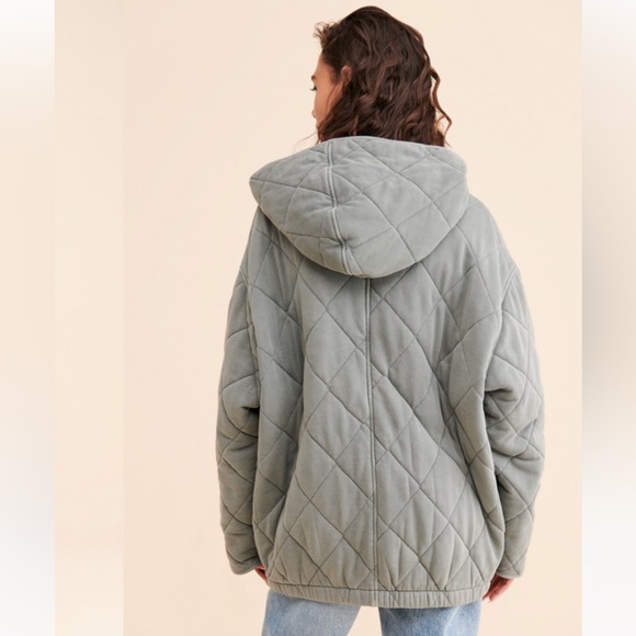 Freja Quilted Jacket - Picture 2 of 7